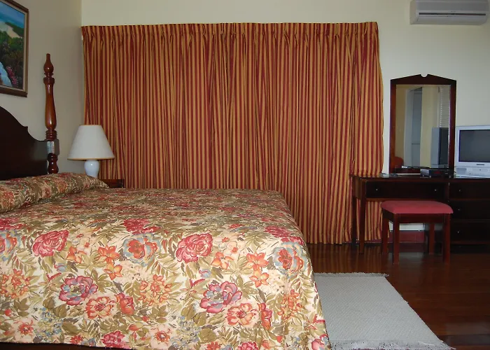Hotel At Shaw Park Gardens & Waterfalls Ocho Ríos