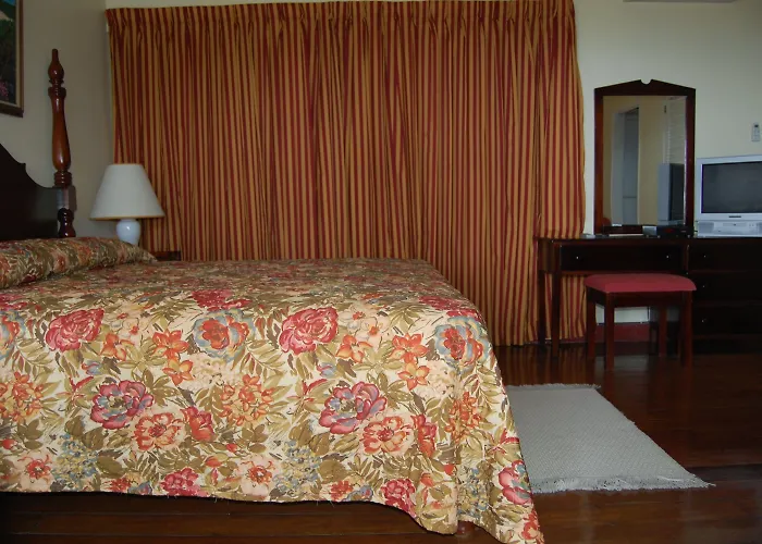 Hotel At Shaw Park Gardens & Waterfalls Ocho Ríos