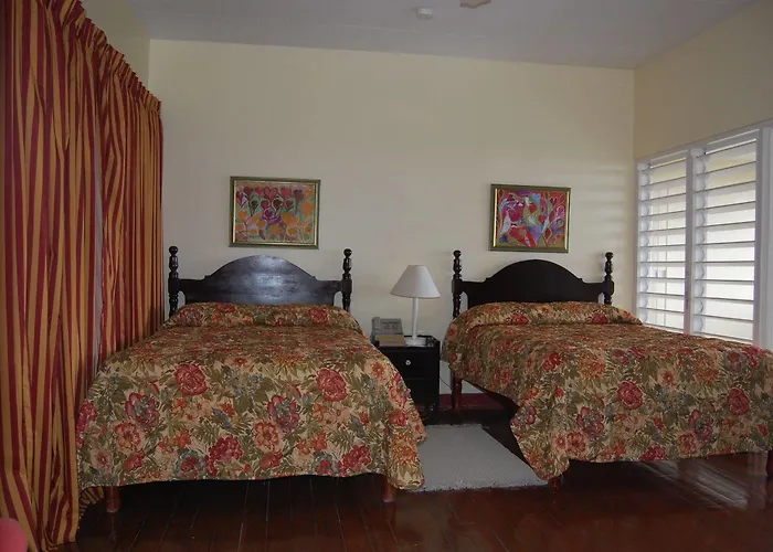 Hotel At Shaw Park Gardens & Waterfalls 3*